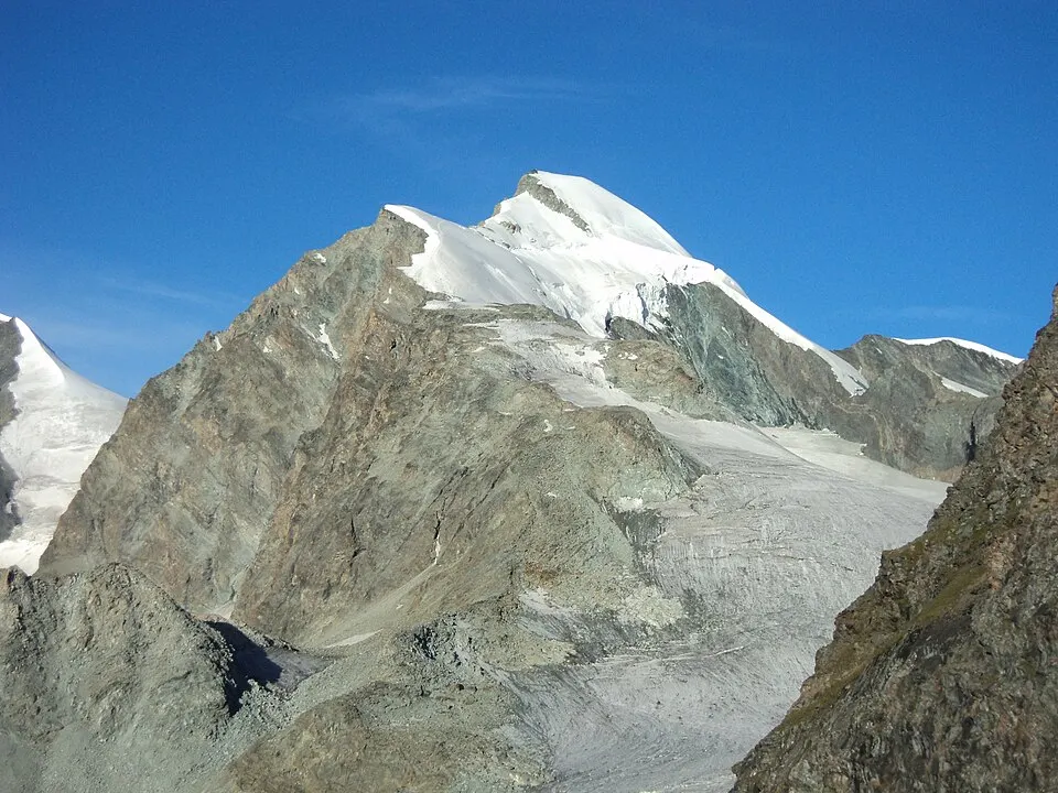 Allalinhorn from est