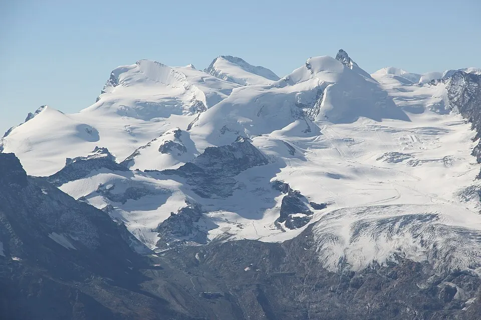 Strahlhorn, Allalinhorn and Rimpfischhorn (15233475049)