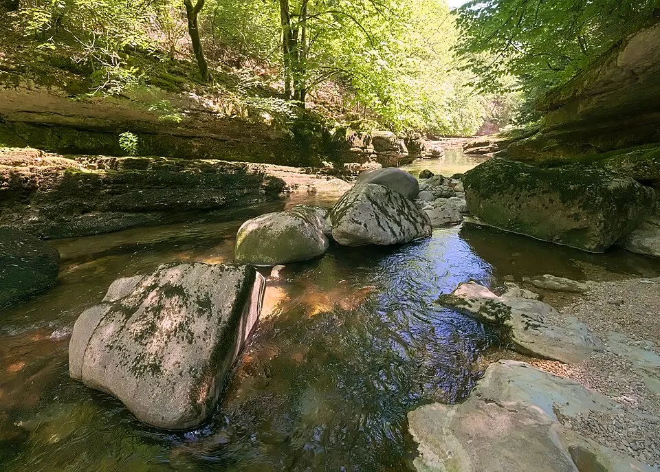 Areuse Gorge — Gorges Areuse rocks 20200529