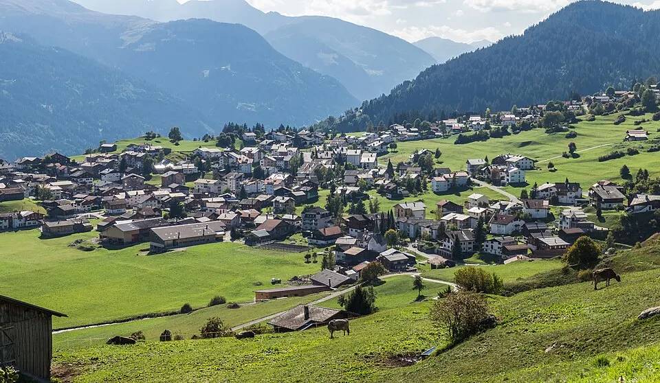 Alp Dado Sura boven Breil Brigels. (actm) 37