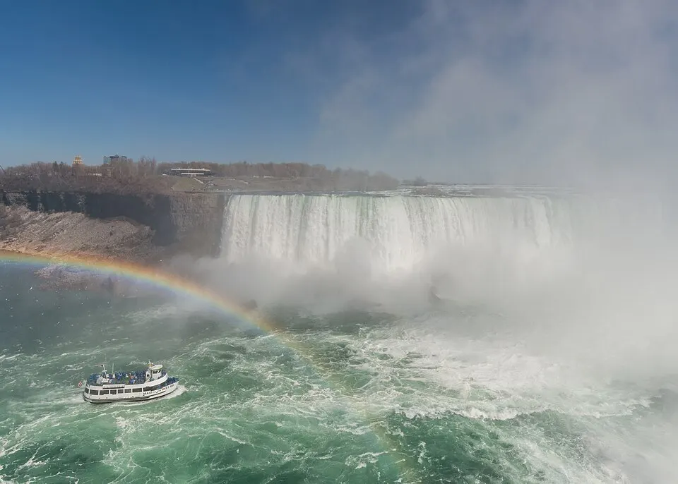 Cascata del Salto — Maid of the Mist VII approaching the Horseshoe Falls, West view 20170418 1