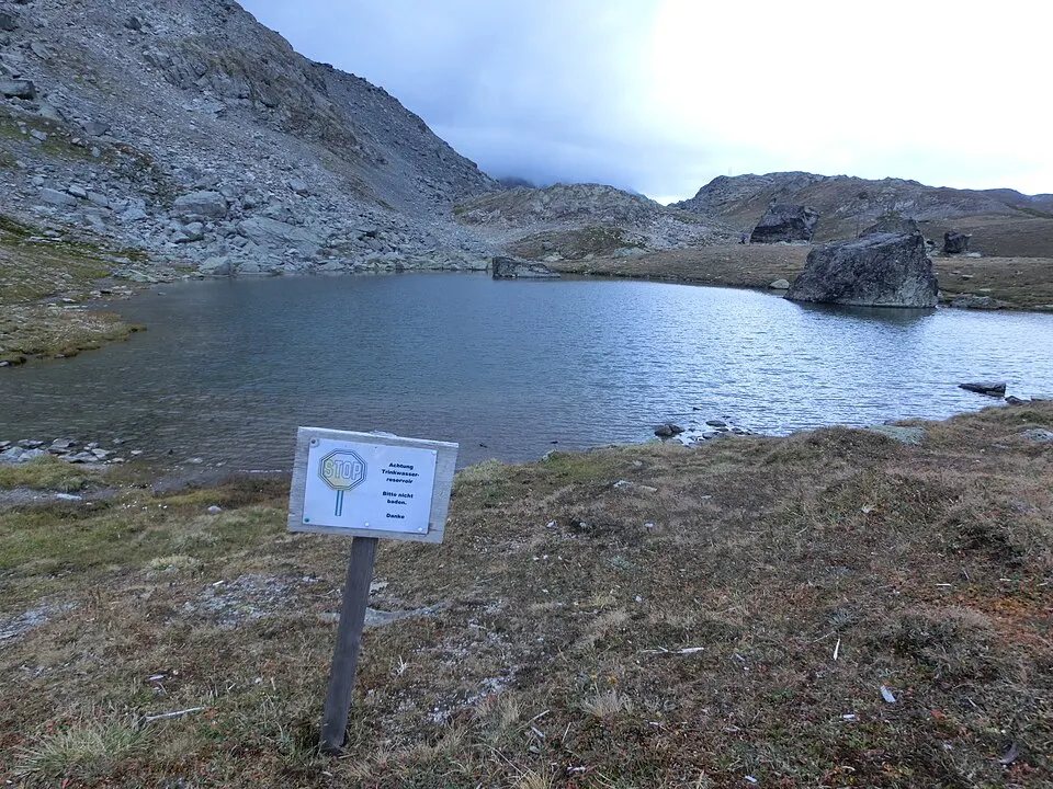 Lake near Chamanna da Grialetsch SAC