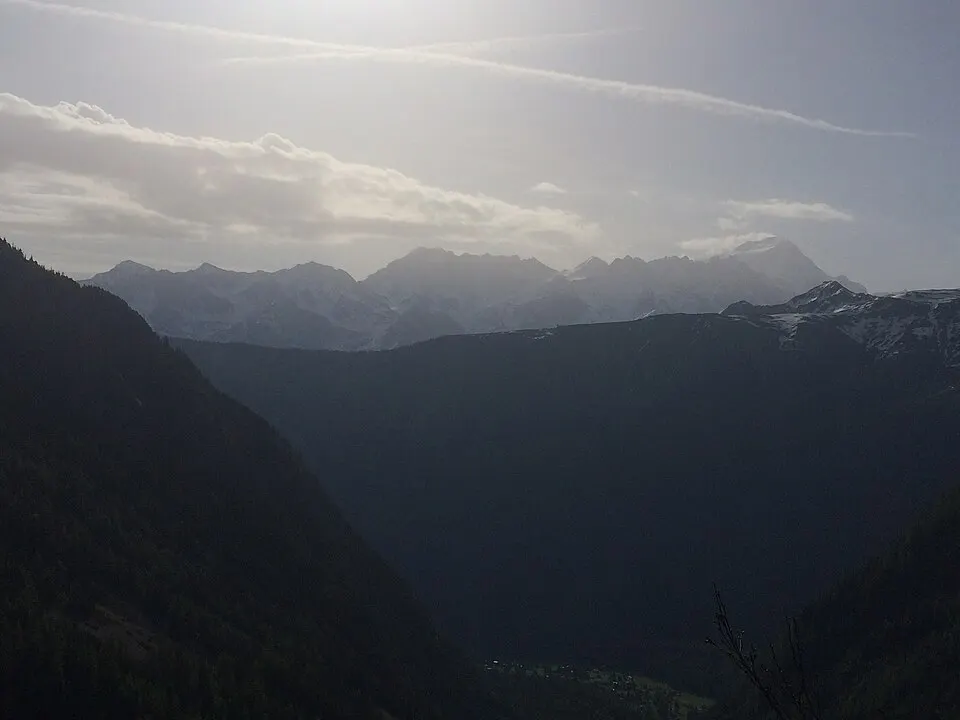 Combin de Corbassière depuis le val ferret au matin