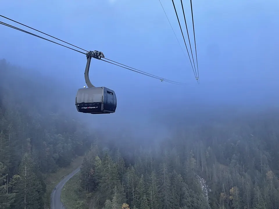 Eiger Express im Nebel