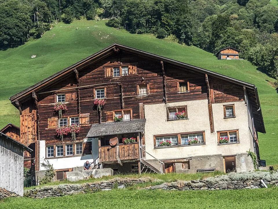 Älteres Fritigenhaus in Steinibach, Elm GL 20230911 jag9889