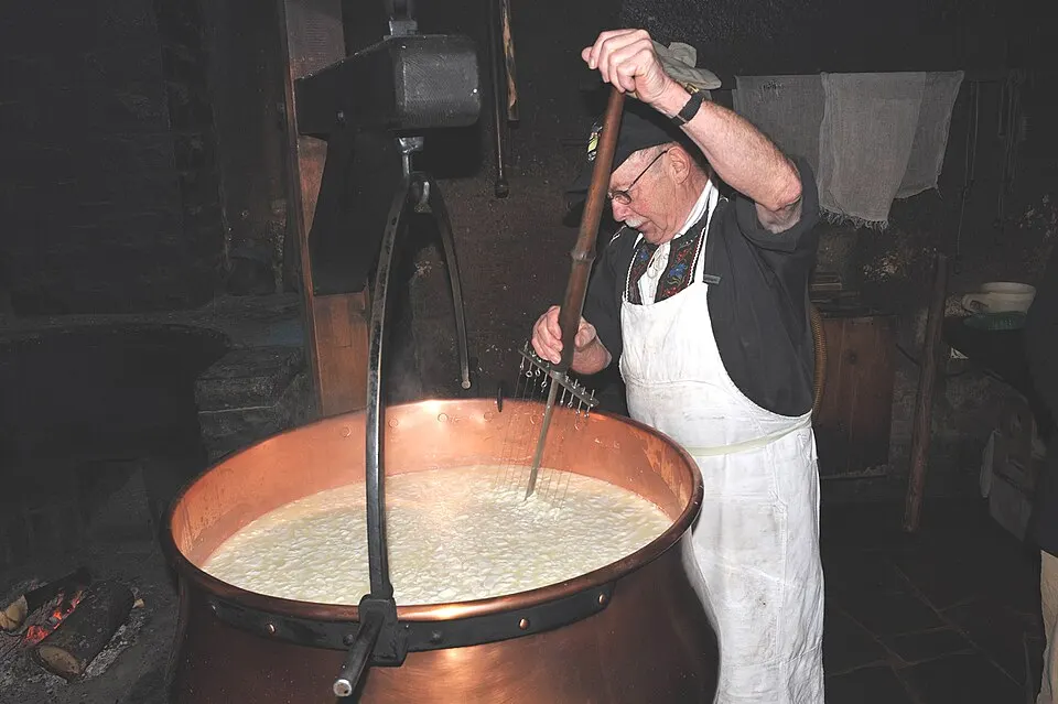 Emmentaler Schaukaeserei — Schaukaeserei Affoltern 01 09