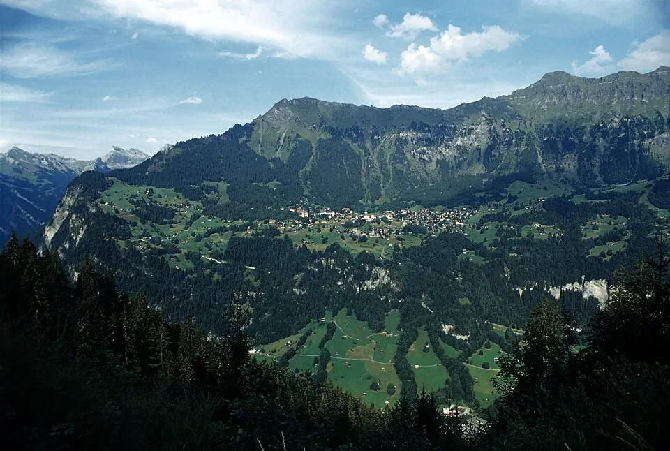 Grindelwald-Wengen-Mürren — X3.00a Wengen
