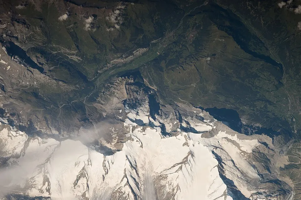 Grindelwald-Wengen-Mürren — ISS048 E 72255 View of Earth