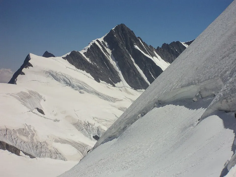 Gross Fiescherhorn from Mönchsjochhütte