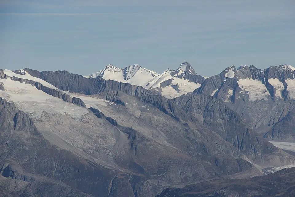 Mittelaletschgletscher and Gross Grünhorn (15233681687)