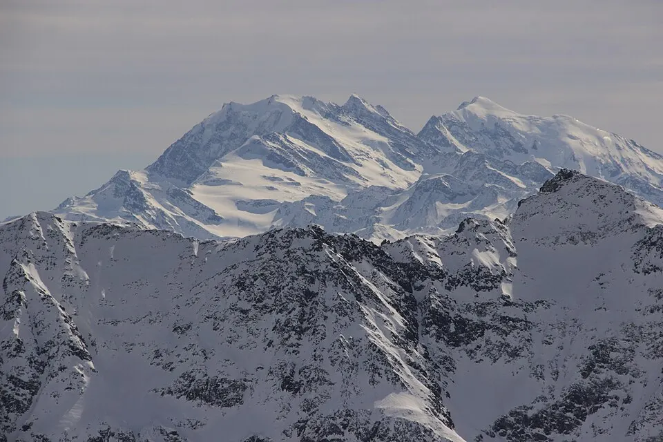 Fletschhorn, Lagginhorn and Weissmies (16579114338)