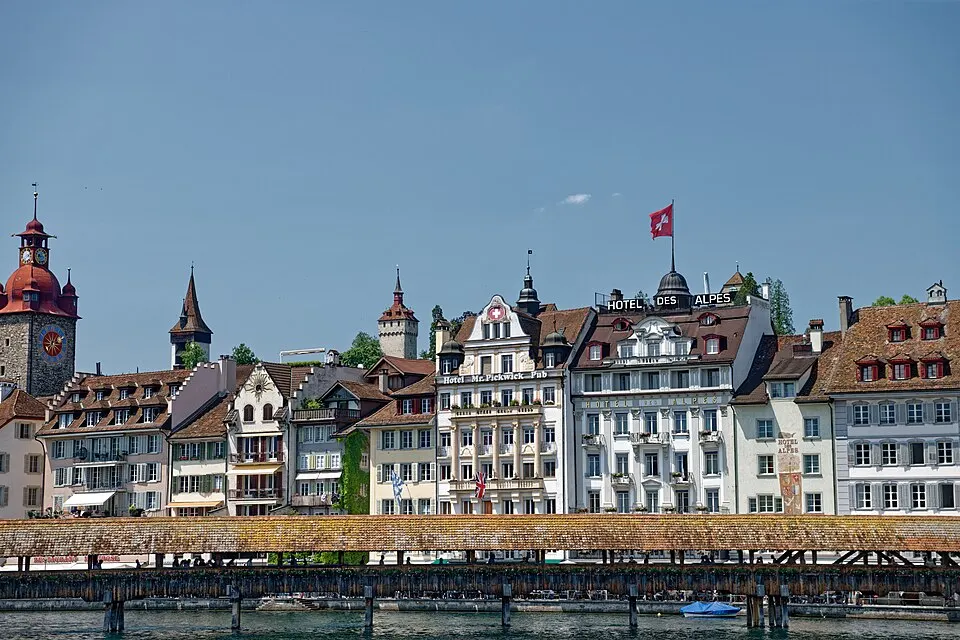 Lucerne — Rathausquai. Kapellbrücke Luzern 20230529 0556