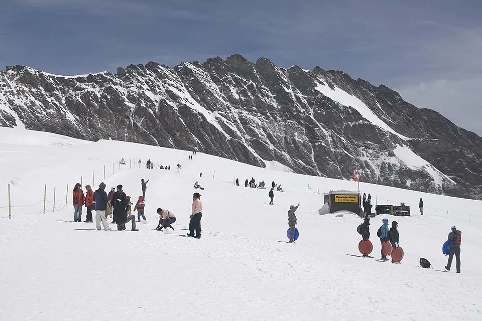 Jungfraujoch Mönchsjoch Hut trail 3