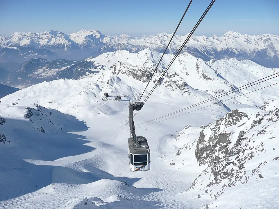 Mont Fort cable car — Cable car to Mont Fort panoramio