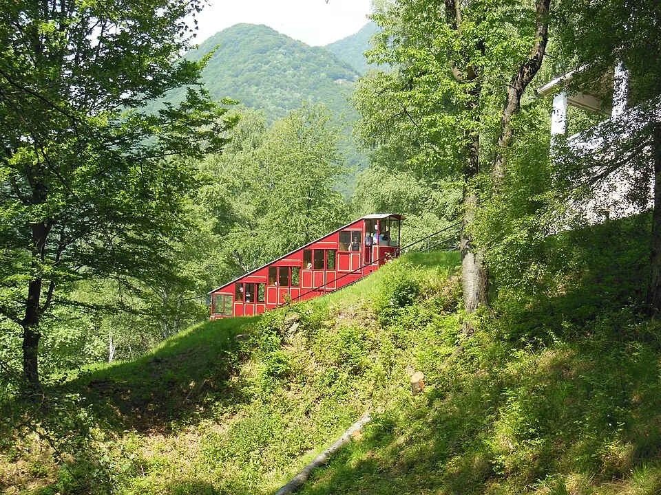 Monte Bre funicular — Monte Brè funicular 02