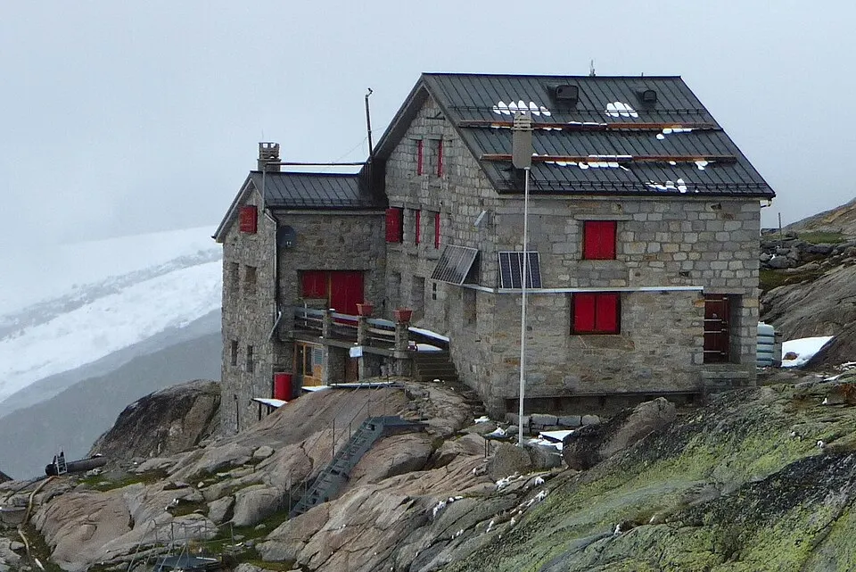 Old Monte Rosa Hut closed (June 2010) before demolition 2011