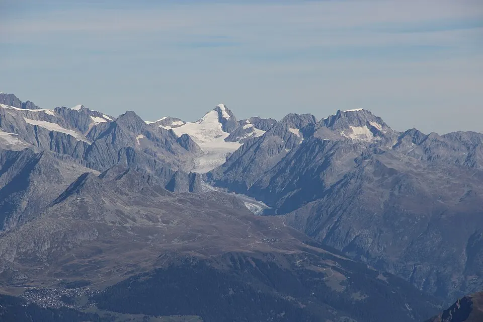 Oberaarhorn and Fieschergletscher (15233476569)