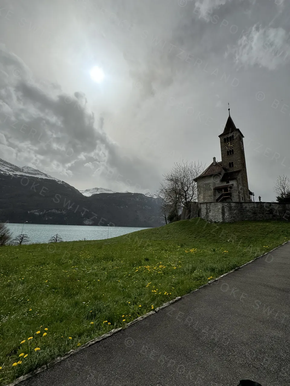 Lake Brienz — The church of Brienz above the lake