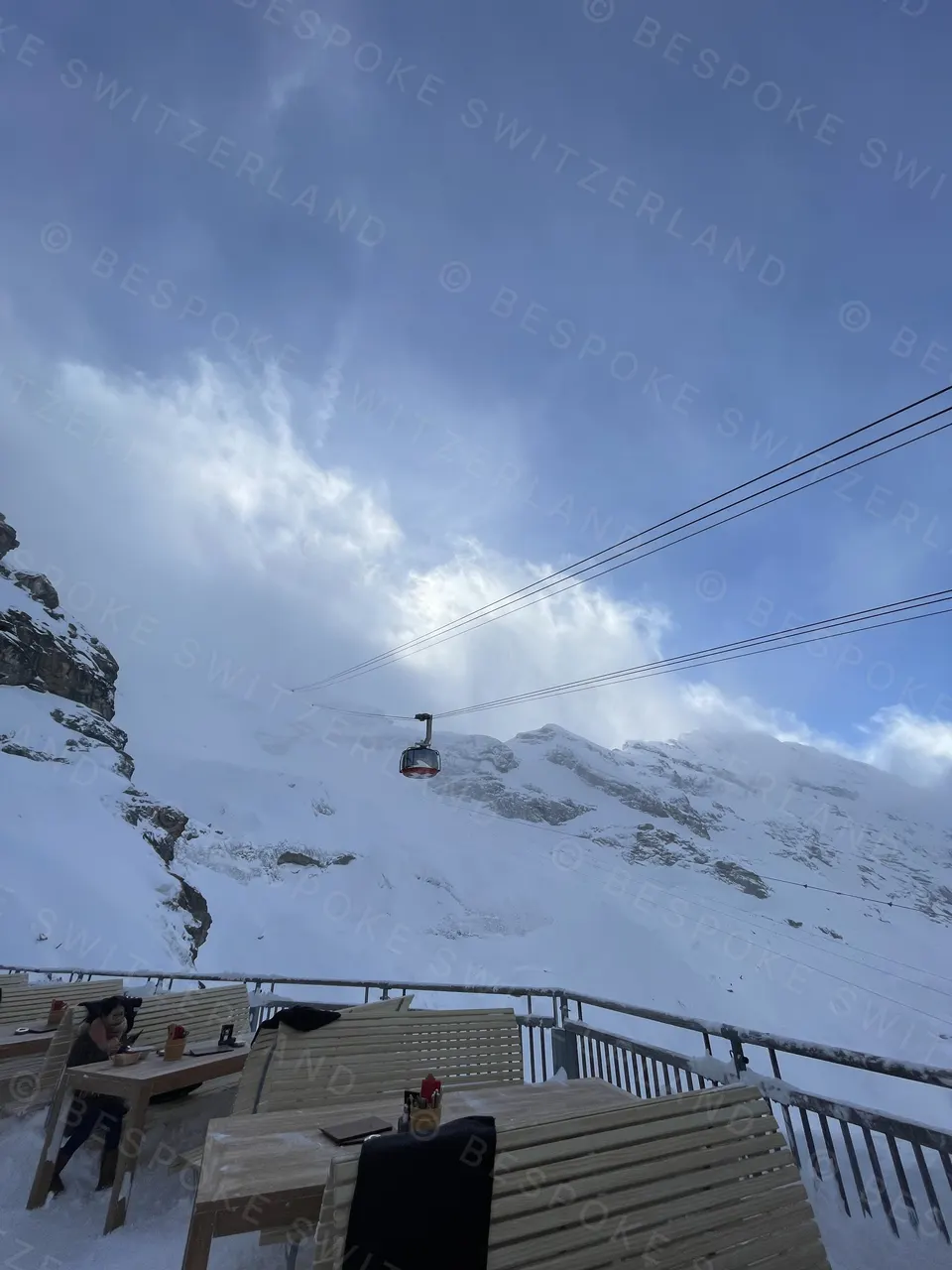 Titlis Rotair — Titlis cable car arriving in fresh snow