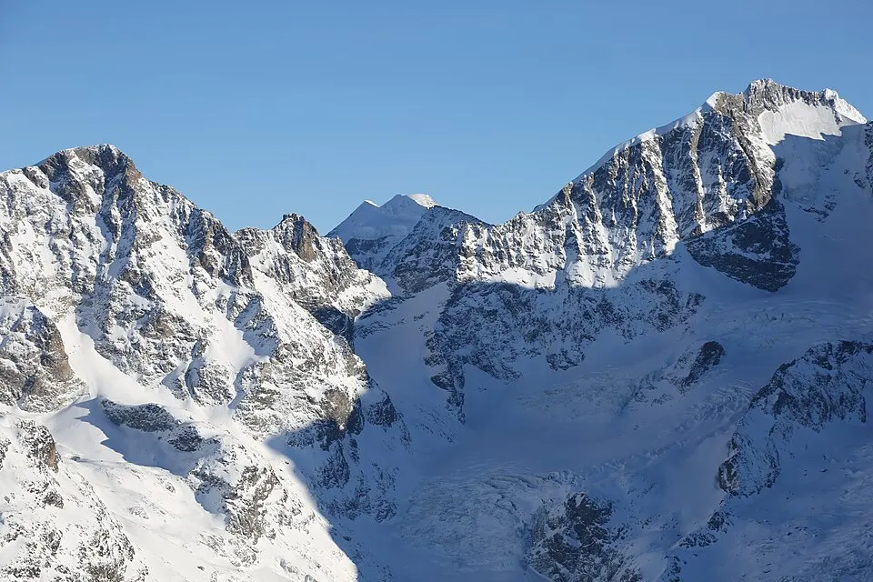 ¨Piz Morteratsch and Piz Bernina with Piz Palü in between