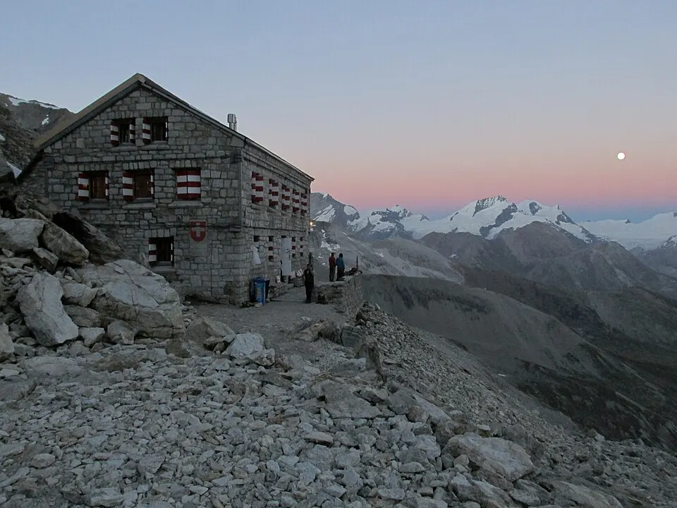 Rothorn Hut — Rothornhuette abend 20130820