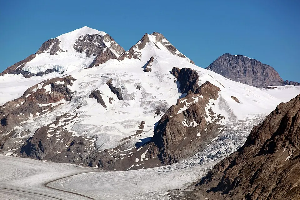 Swiss Alps Jungfrau-Aletsch — Trugberg 01