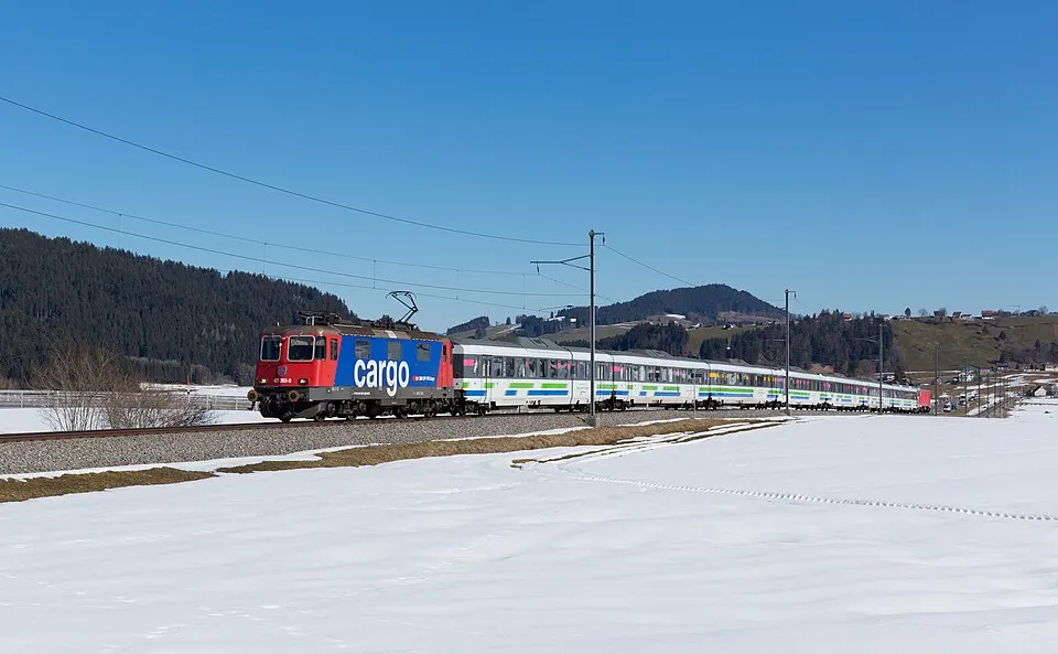 Voralpen Express — SOB Re 421 Voralpenexpress Biberbrugg Altmatt