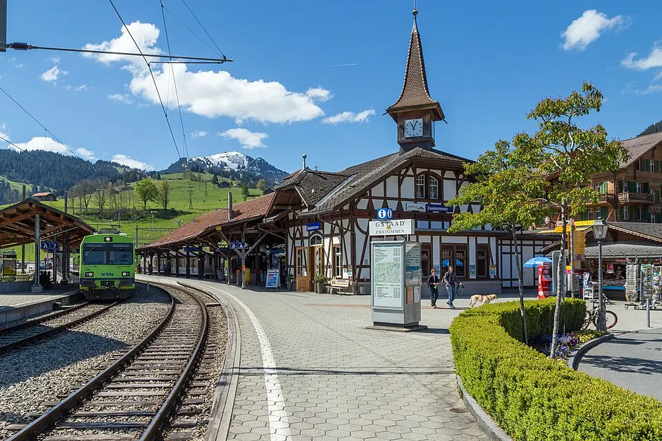 Bahnhof Zweisimmen BLS MOB